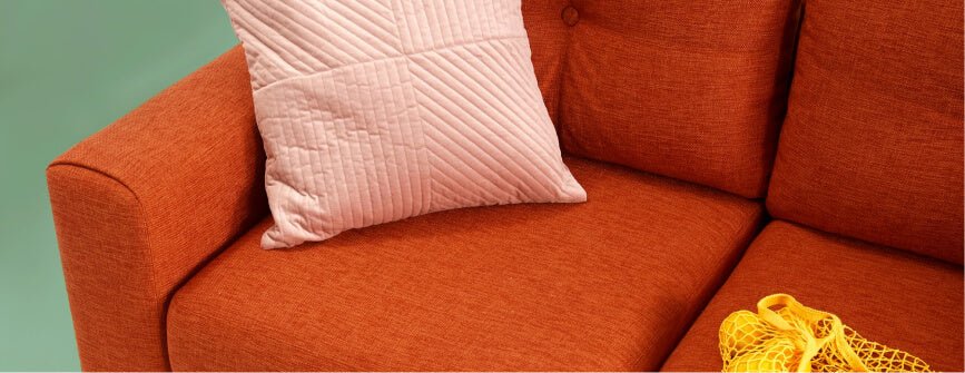Comment entretenir son canapé pour préserver sa couleur ? - Kipli