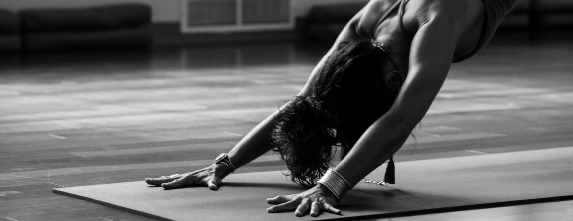 Cinq postures de yoga pour un sommeil réparateur - Kipli