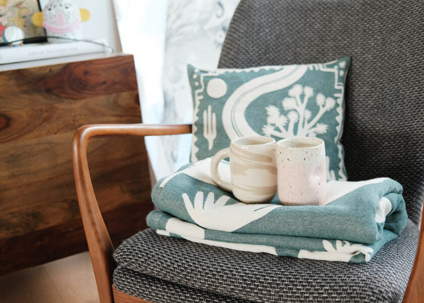 Set aus Tassen und Textilien – Kipli x Coline