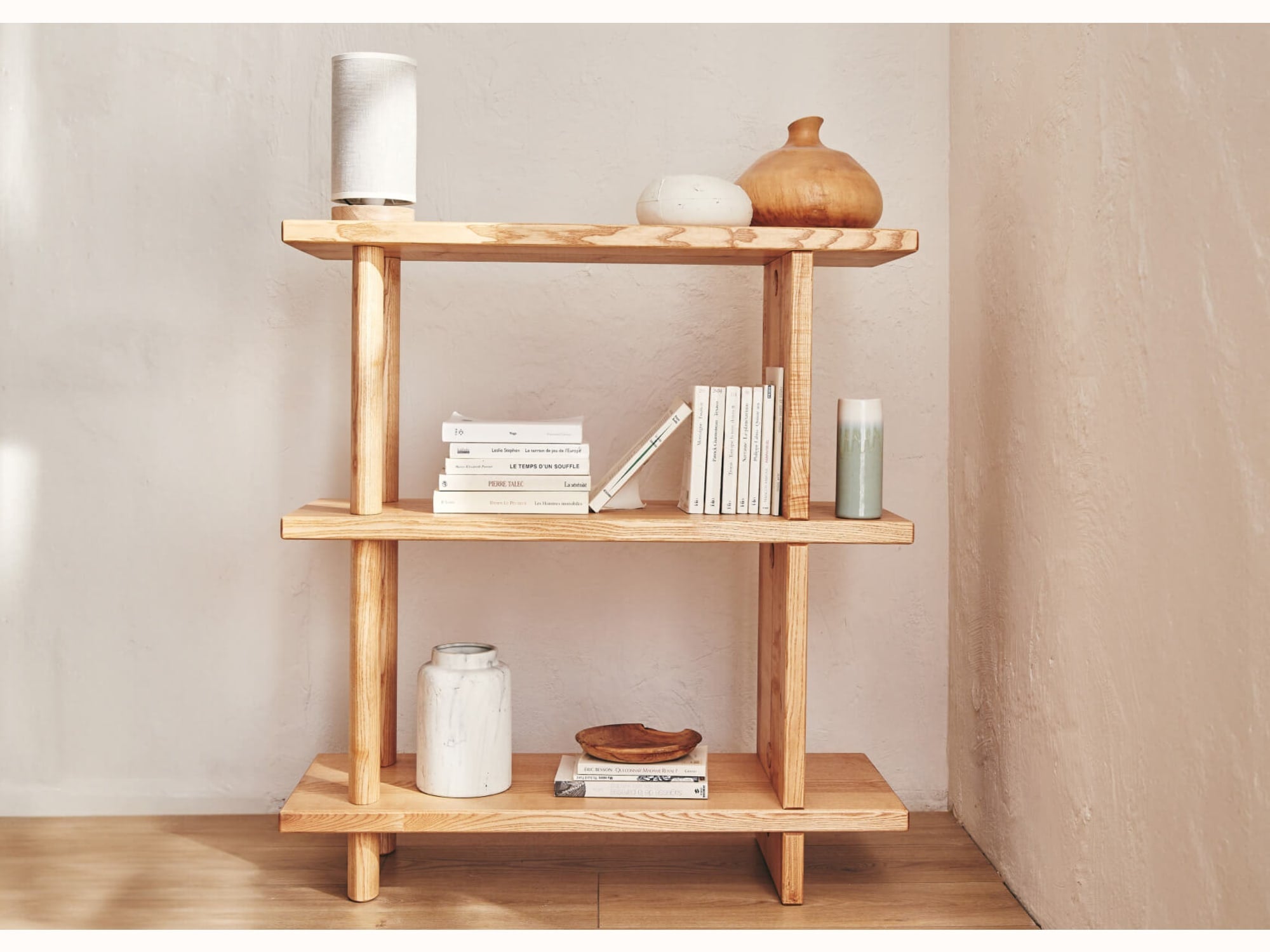 Niedriges Regal aus Massivholz TORII – Kipli