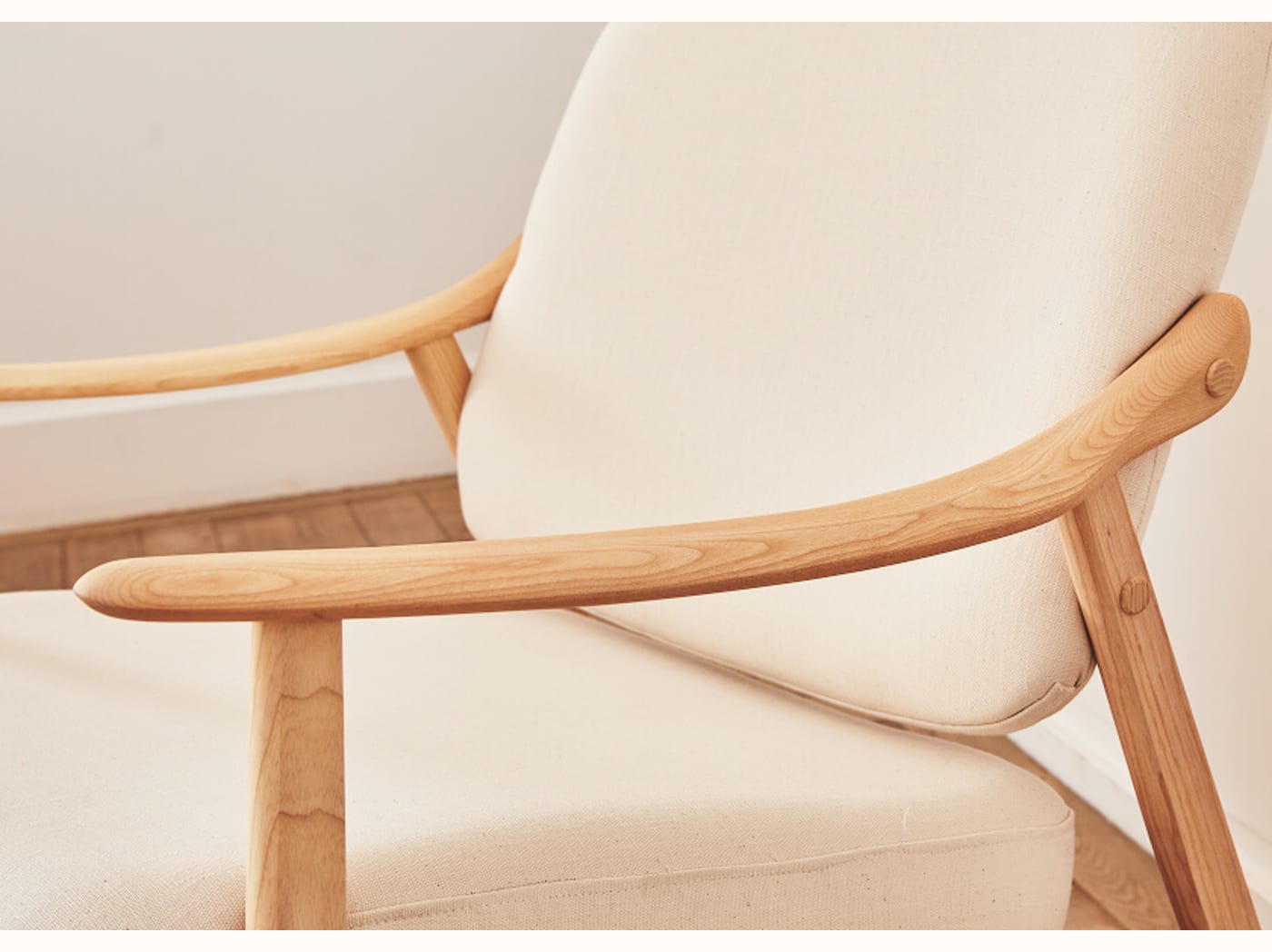 Poltrona in legno LYRA