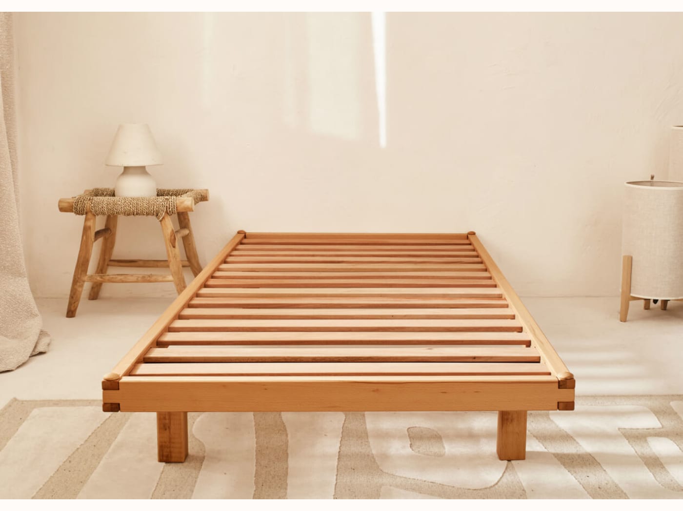 Letto in legno massello WOOD