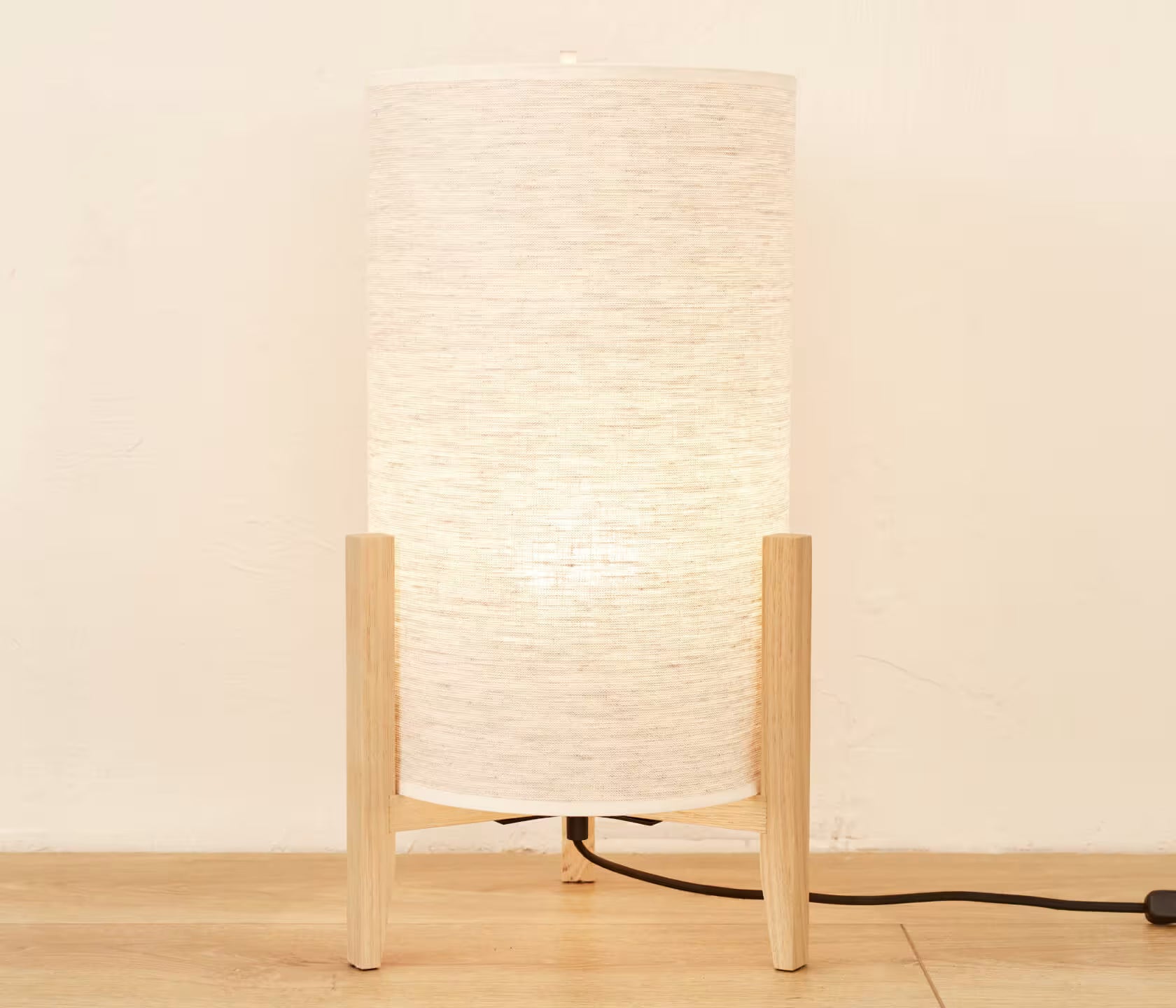 Lampada da tavolo in lino PIO