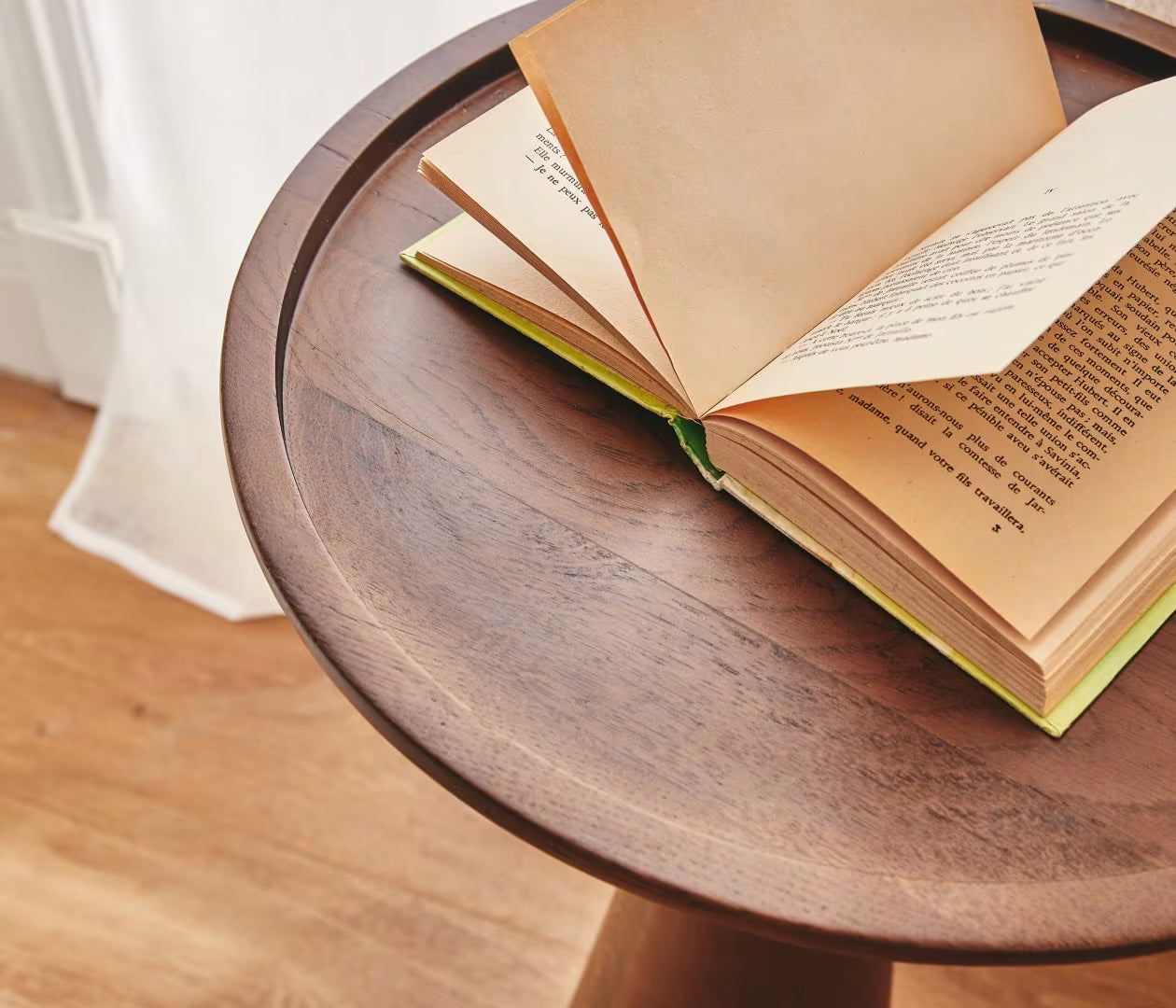Table d'appoint en bois massif ARCO