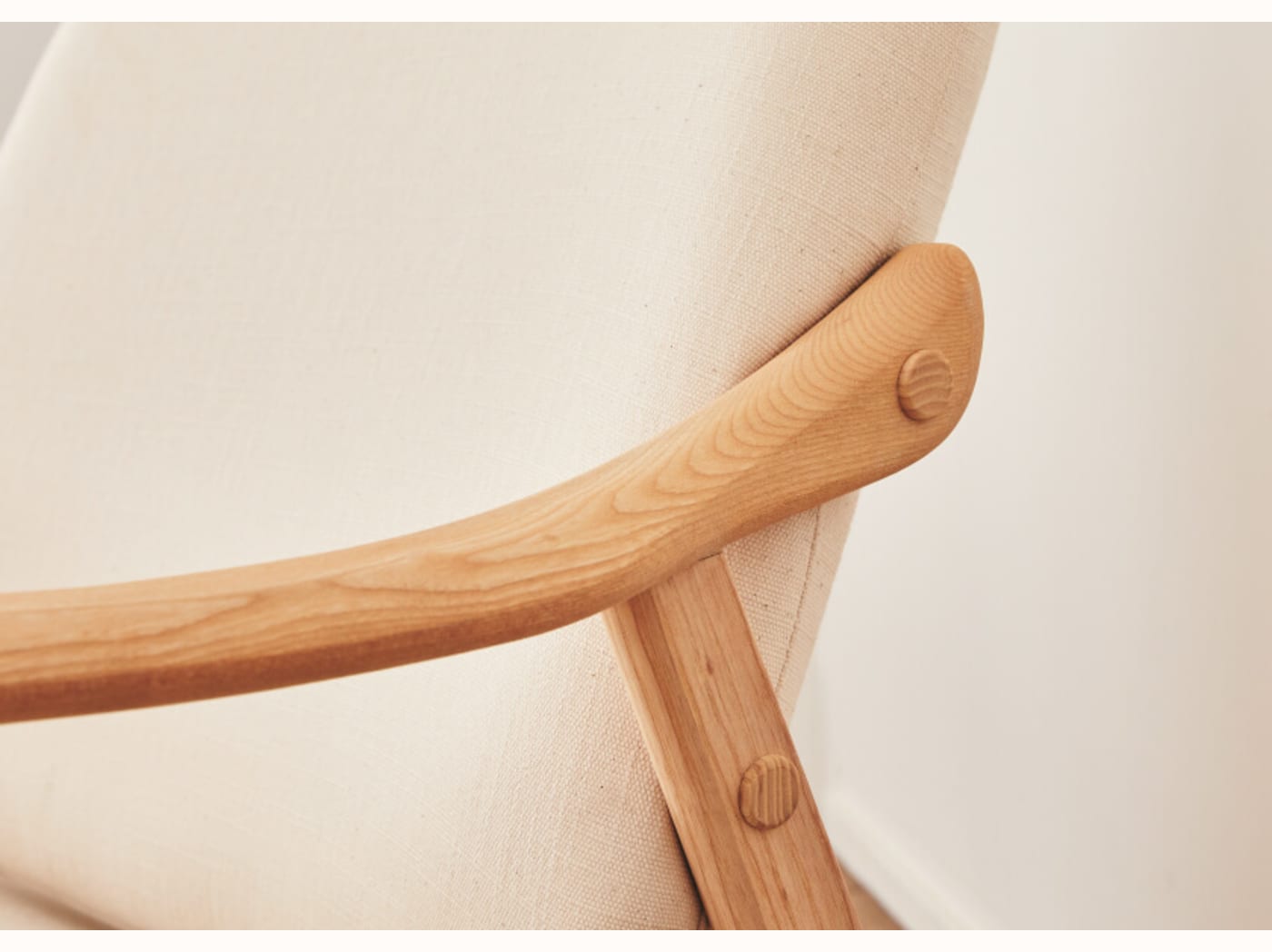 Poltrona in legno LYRA