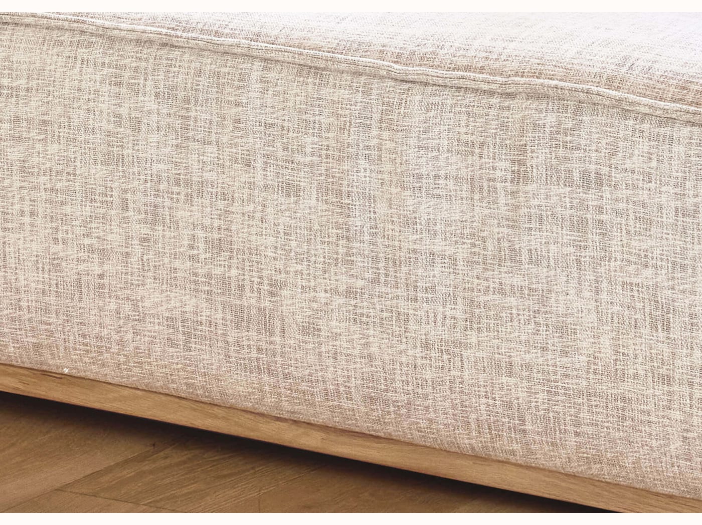 Pouf con base in legno FOLIA