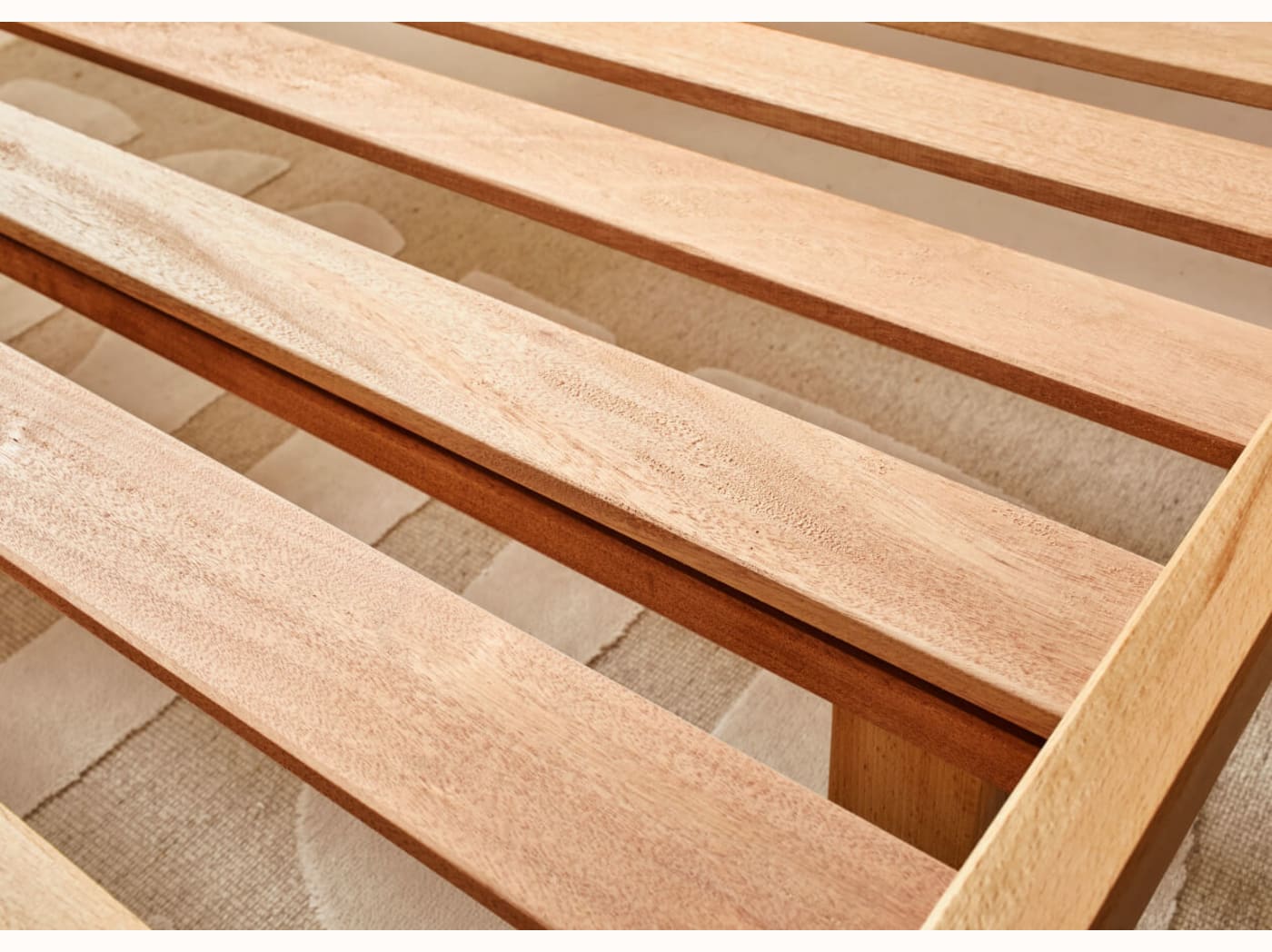 Letto in legno massello WOOD