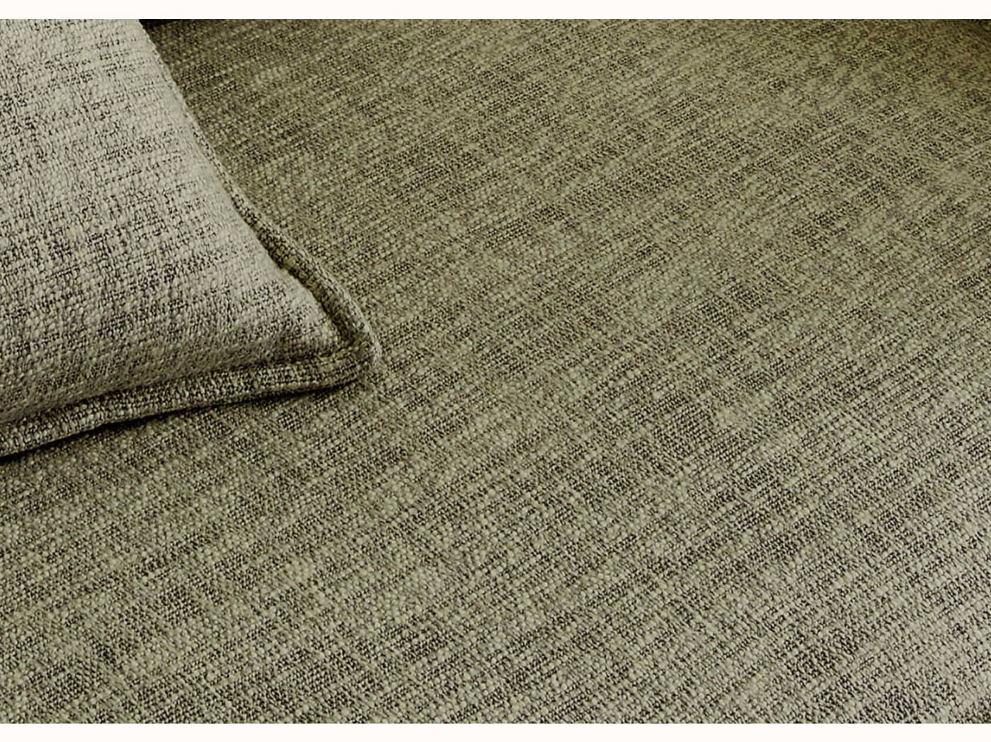 Pouf con base in legno FOLIA