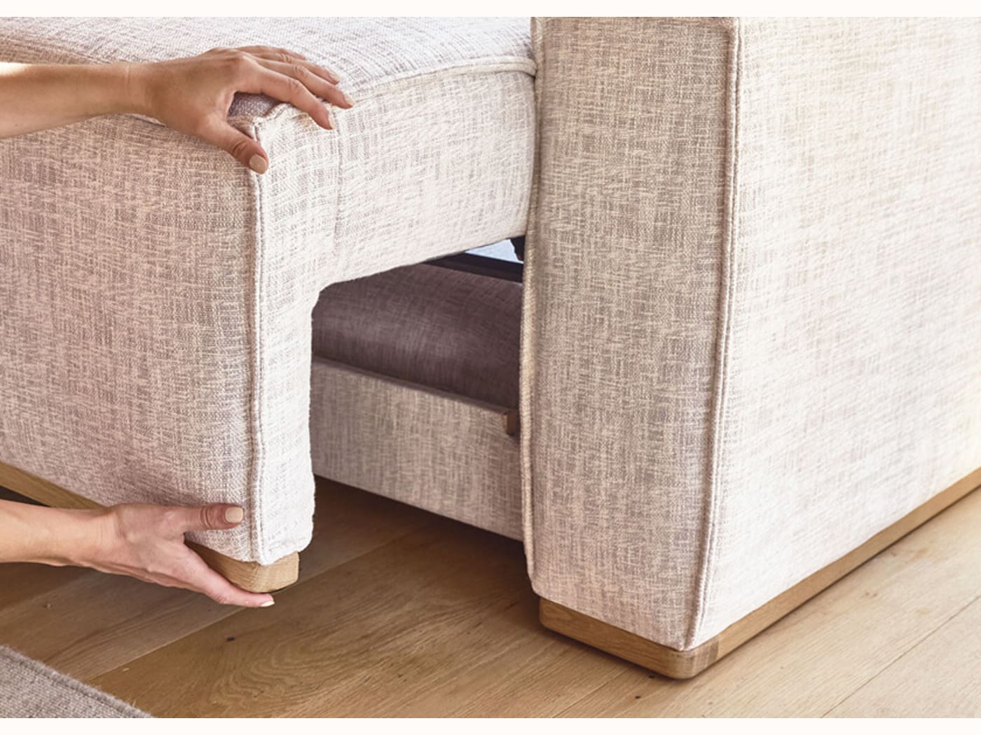Divano letto con base in legno FOLIA