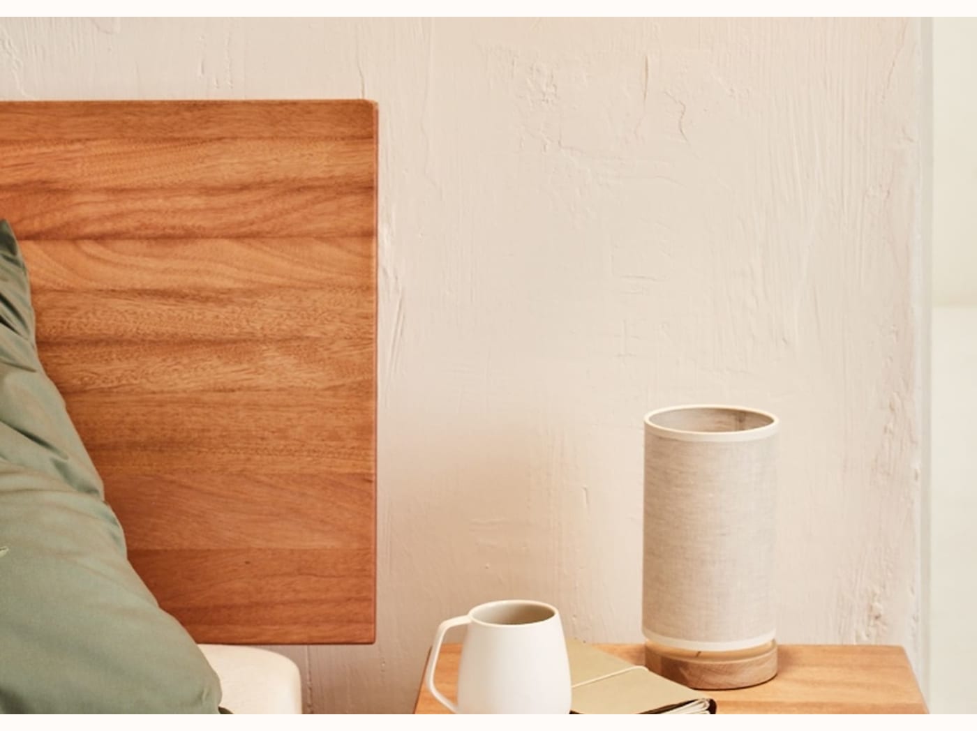 Bett mit Massivholz-Lattenrost LUCA