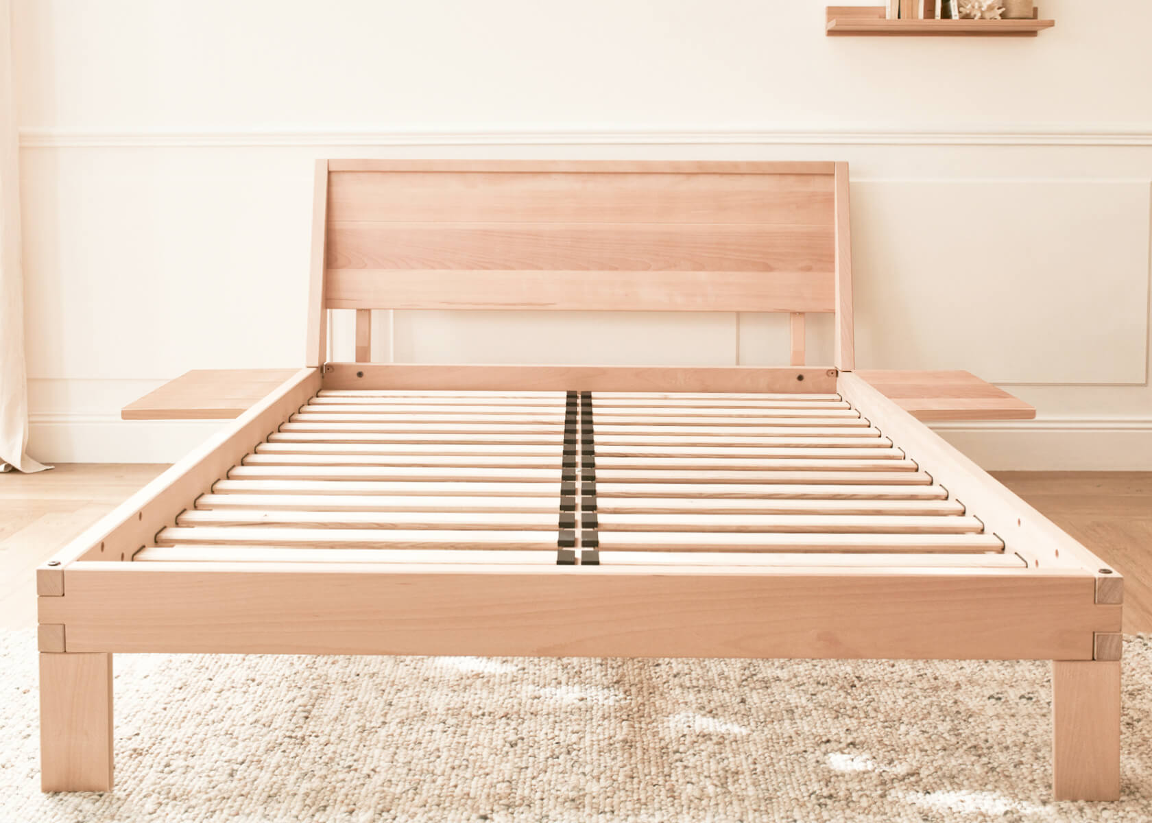 Bett mit Lattenrost aus massiver Buche NOVA