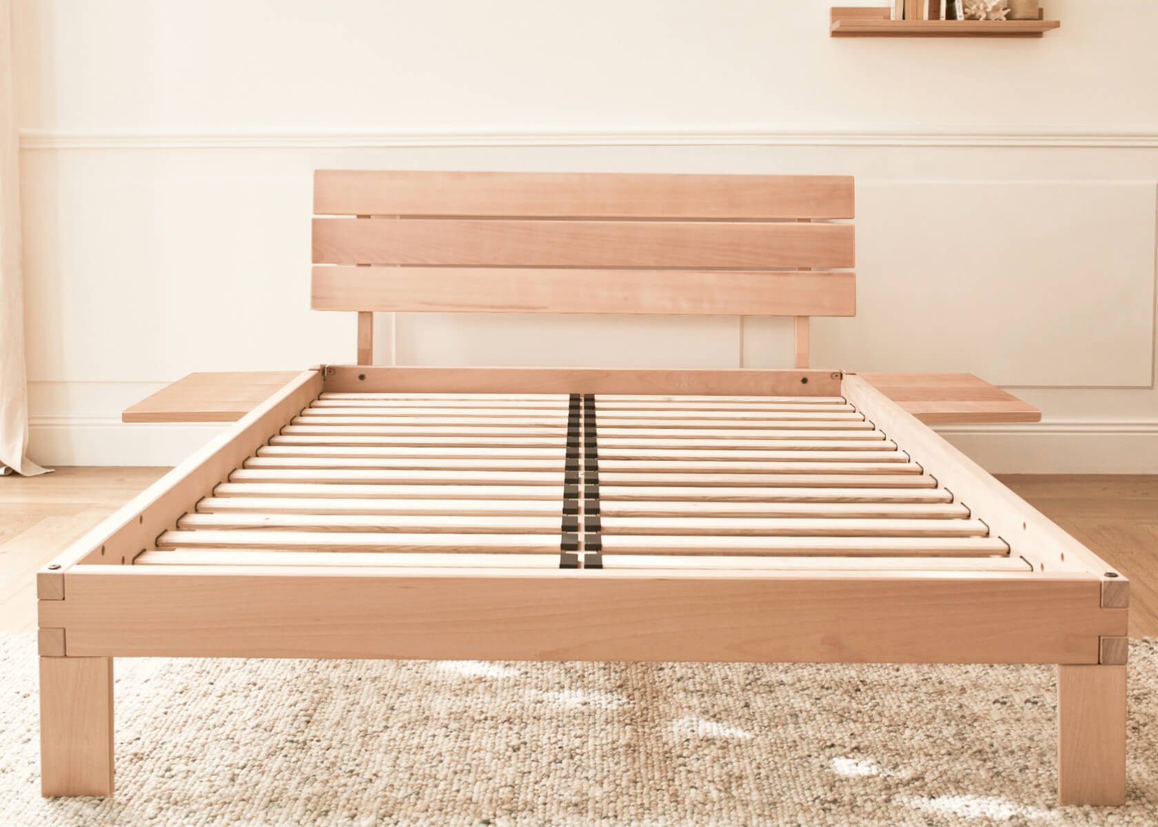 Bett mit Lattenrost aus massiver Buche NOVA