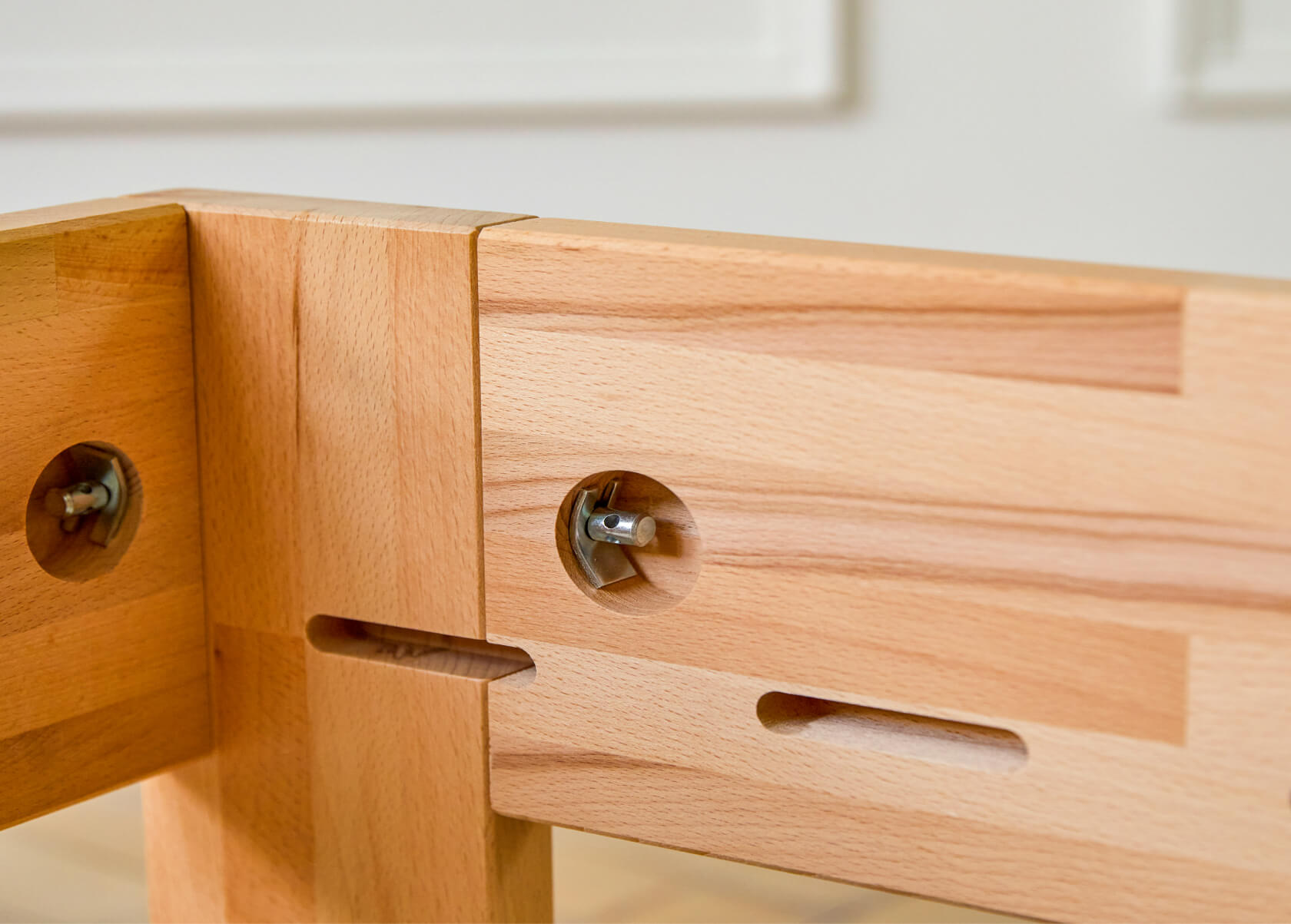 Letto con rete in legno massello AVA 