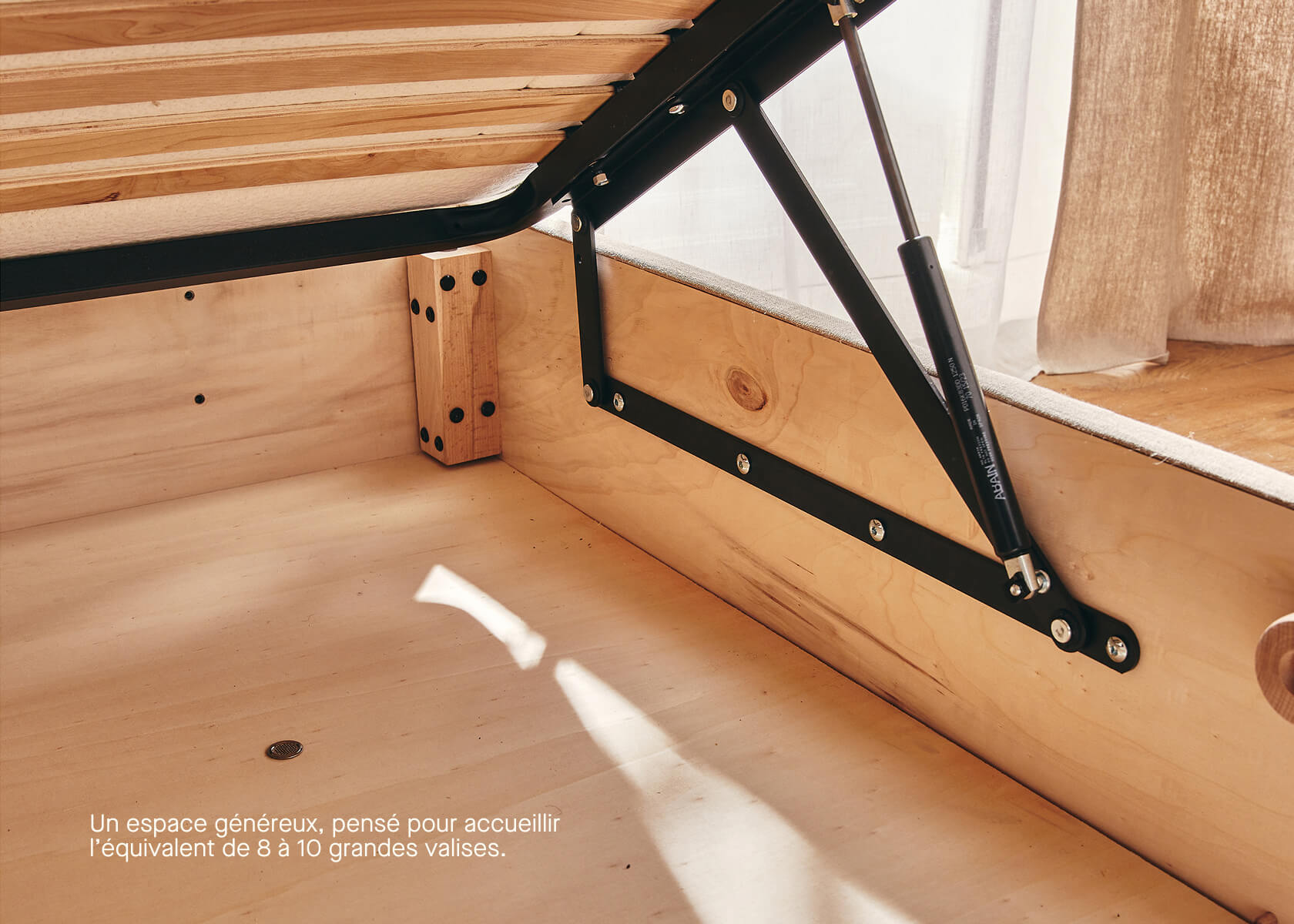 Letto contenitore in legno e lino OTTO