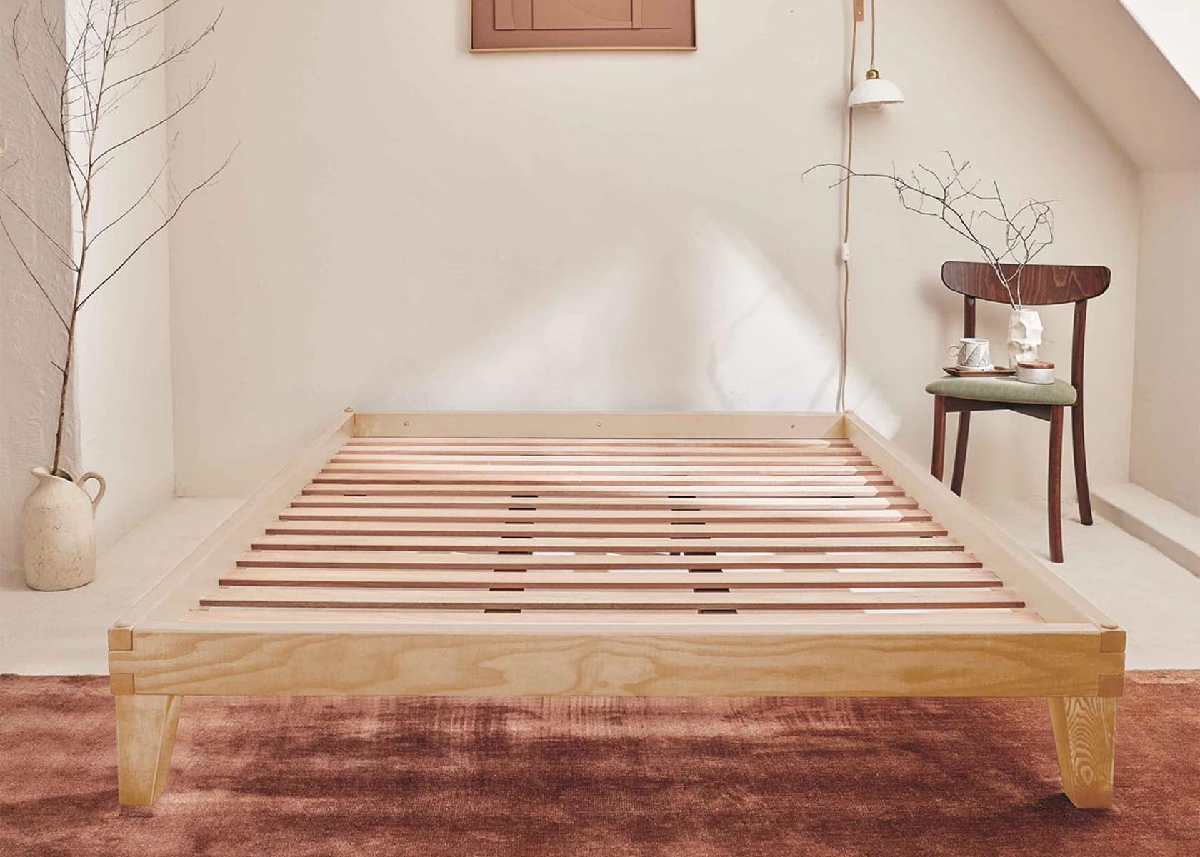 Bett mit Massivholz-Lattenrost LUCA