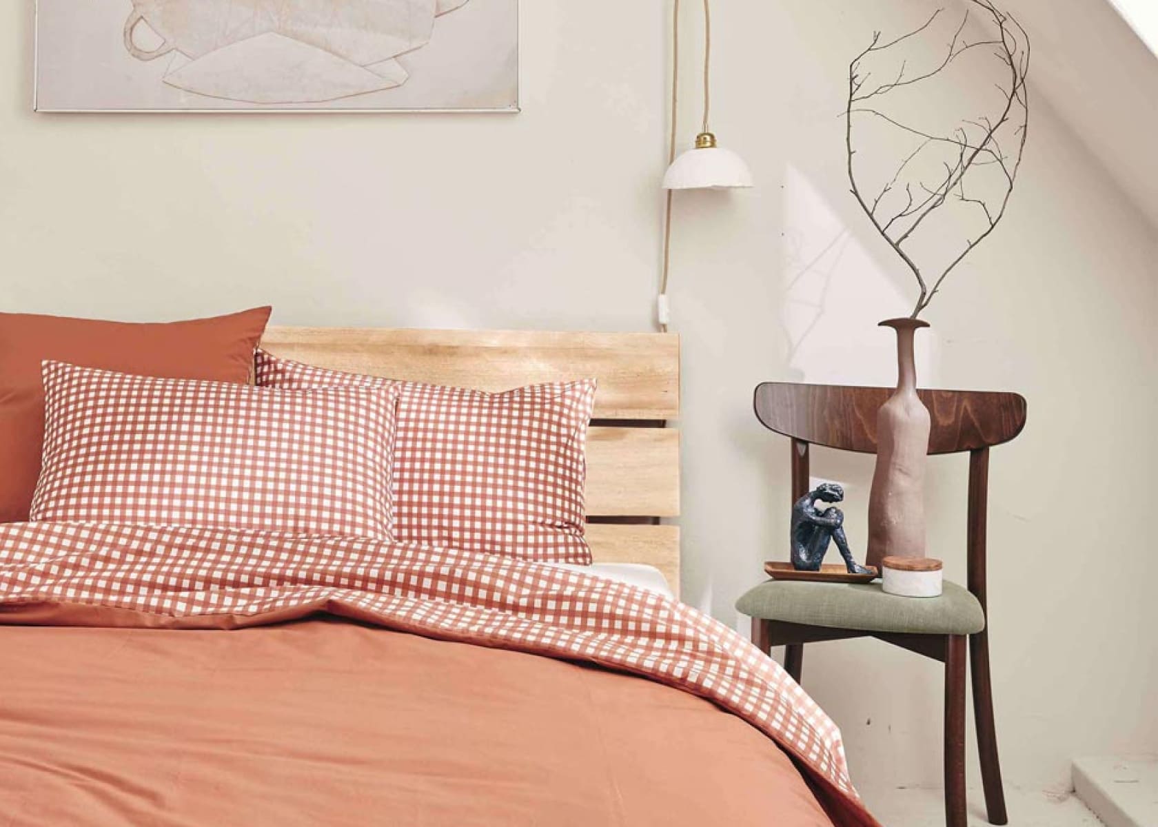 Bett mit Massivholz-Lattenrost LUCA