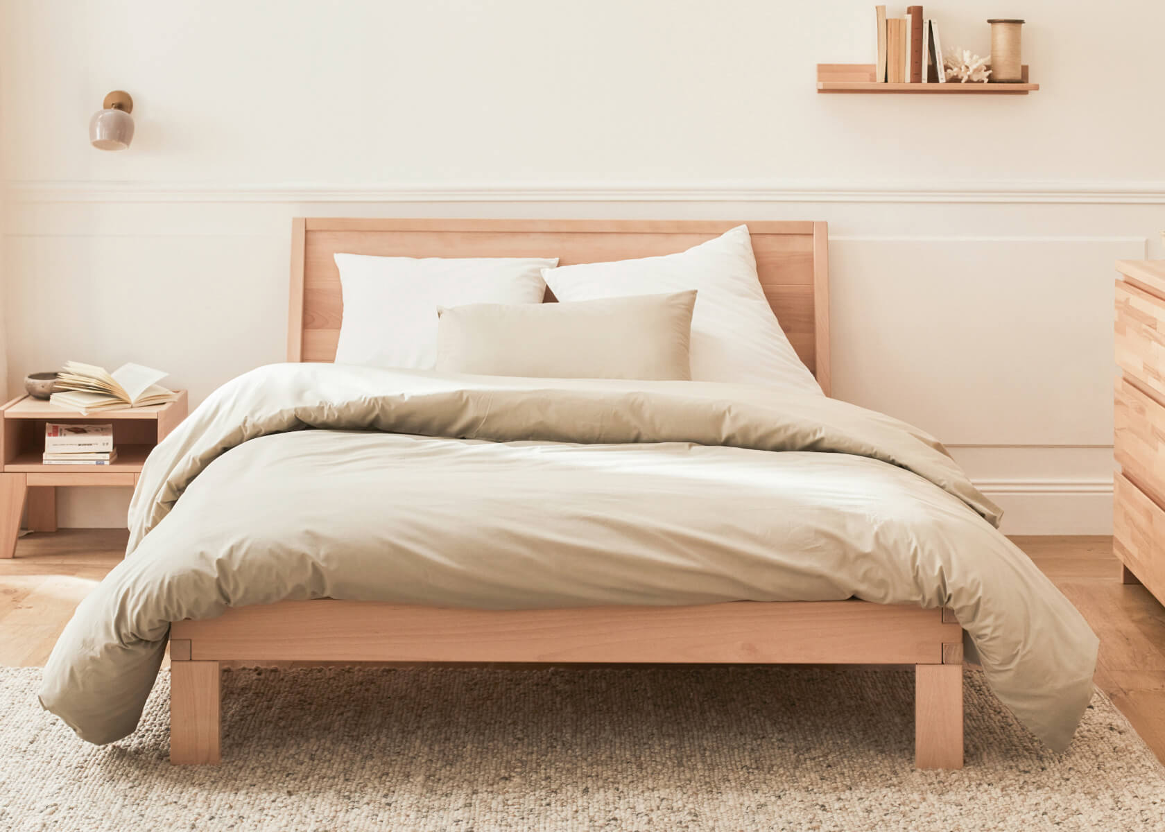 Letto con rete in faggio massiccio NOVA