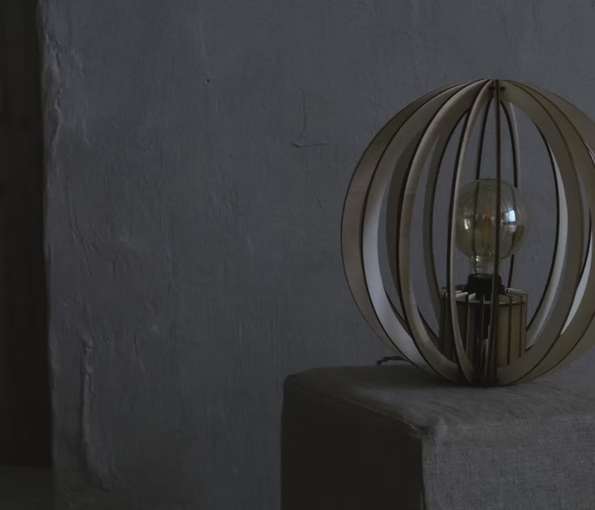 Carica il video: Lampada da tavolo OYA - Atelier Loupiote x Kipli