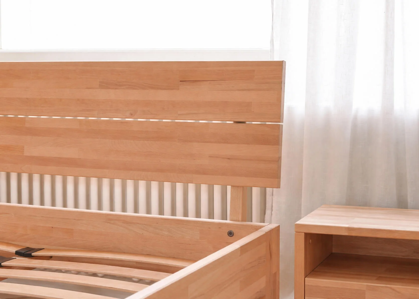 Letto in legno massiccio AVA