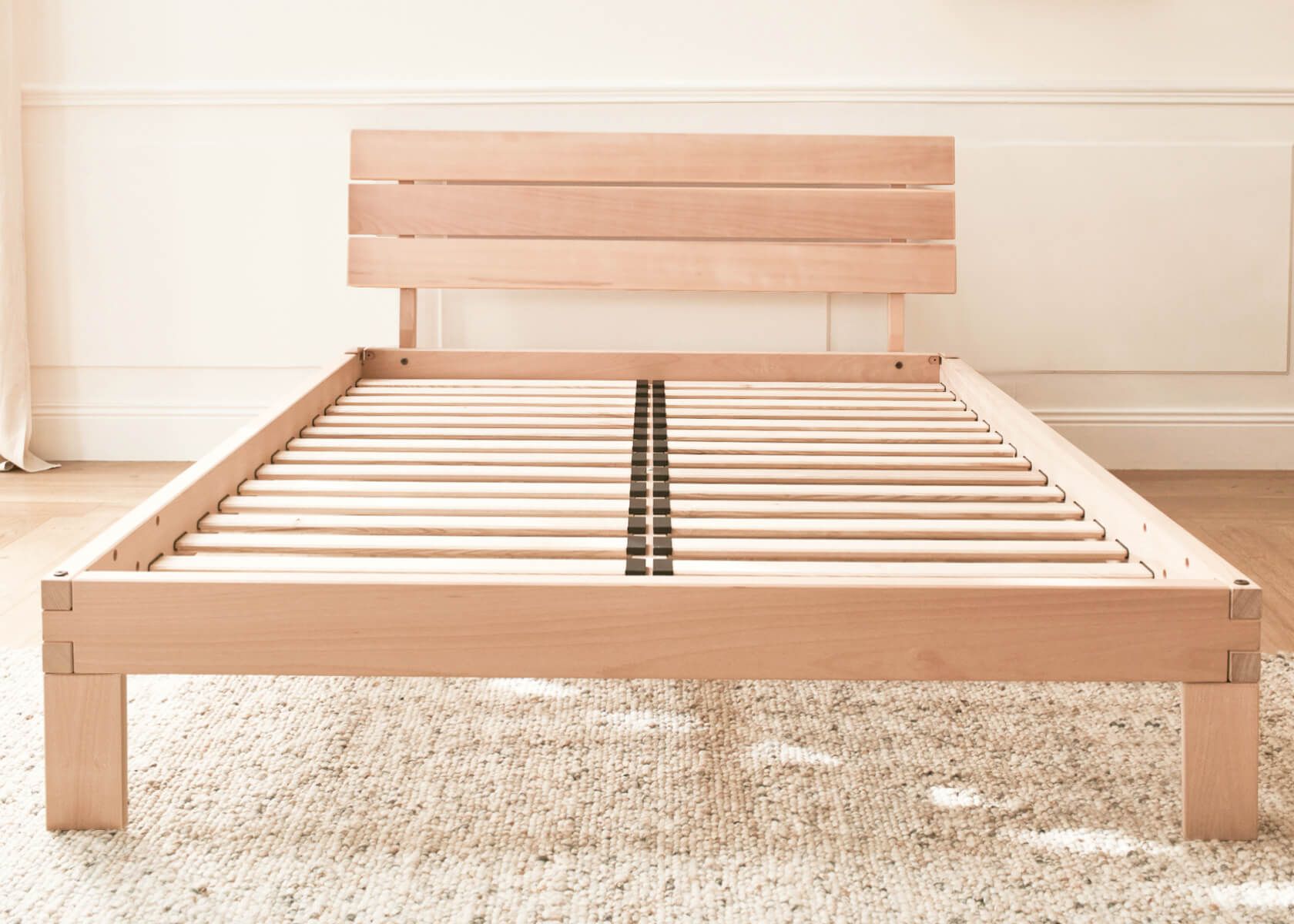 Letto in legno massiccio NOVA