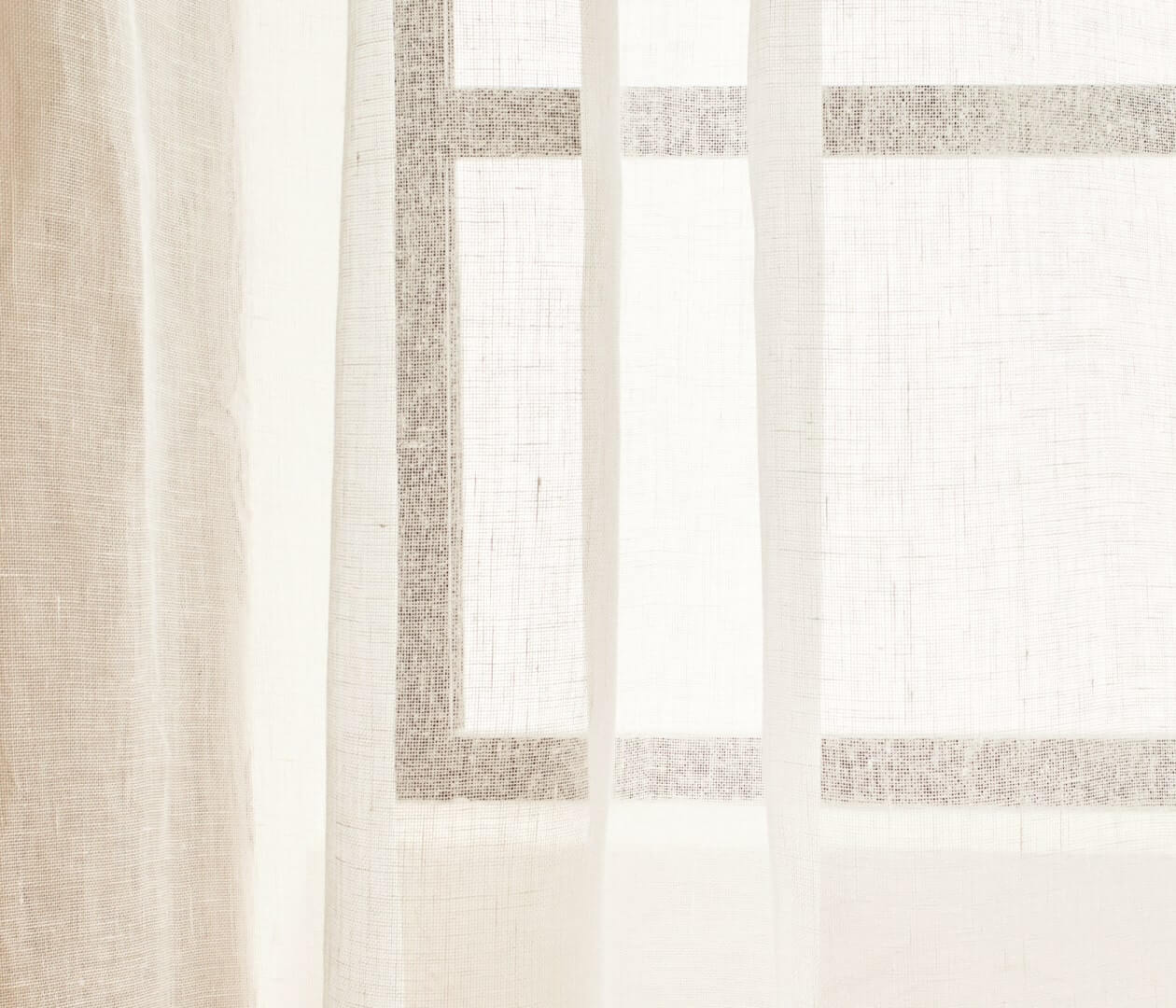 Tende sottili in lino bianco ALTO