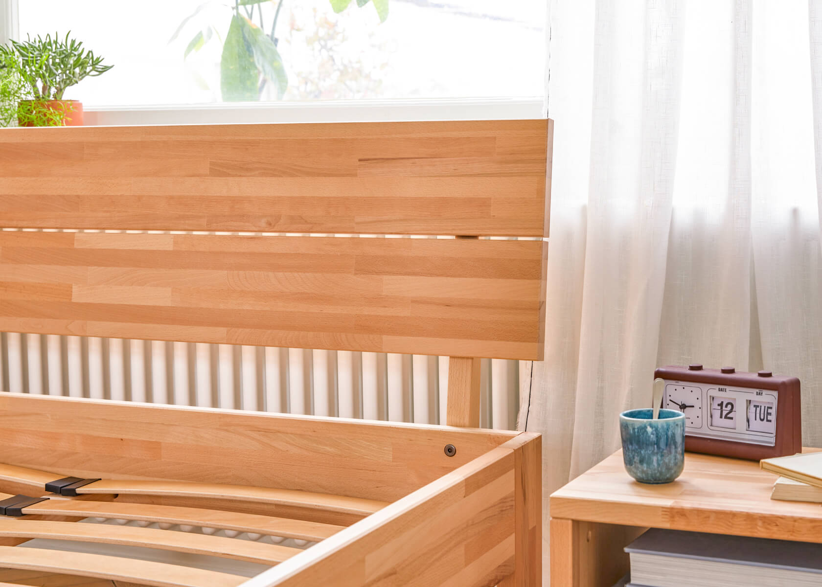 Letto in legno massiccio AVA