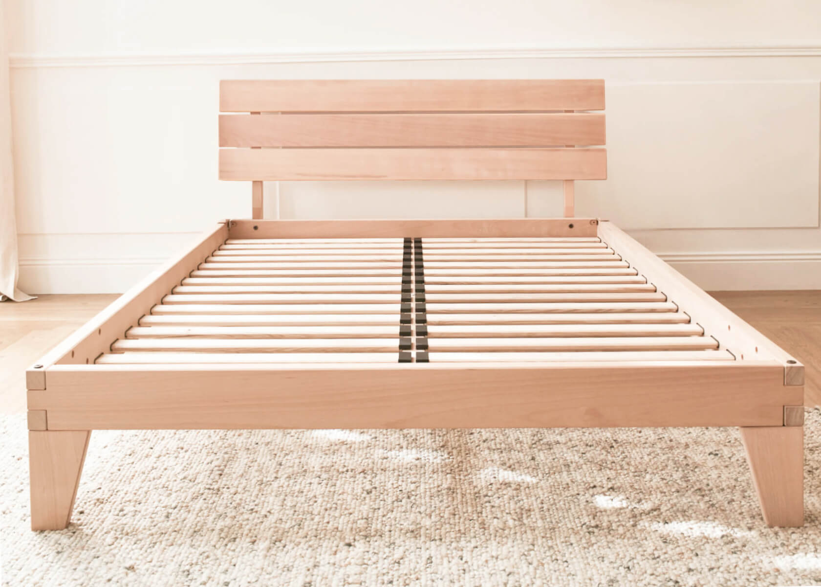 Letto in legno massiccio NOVA